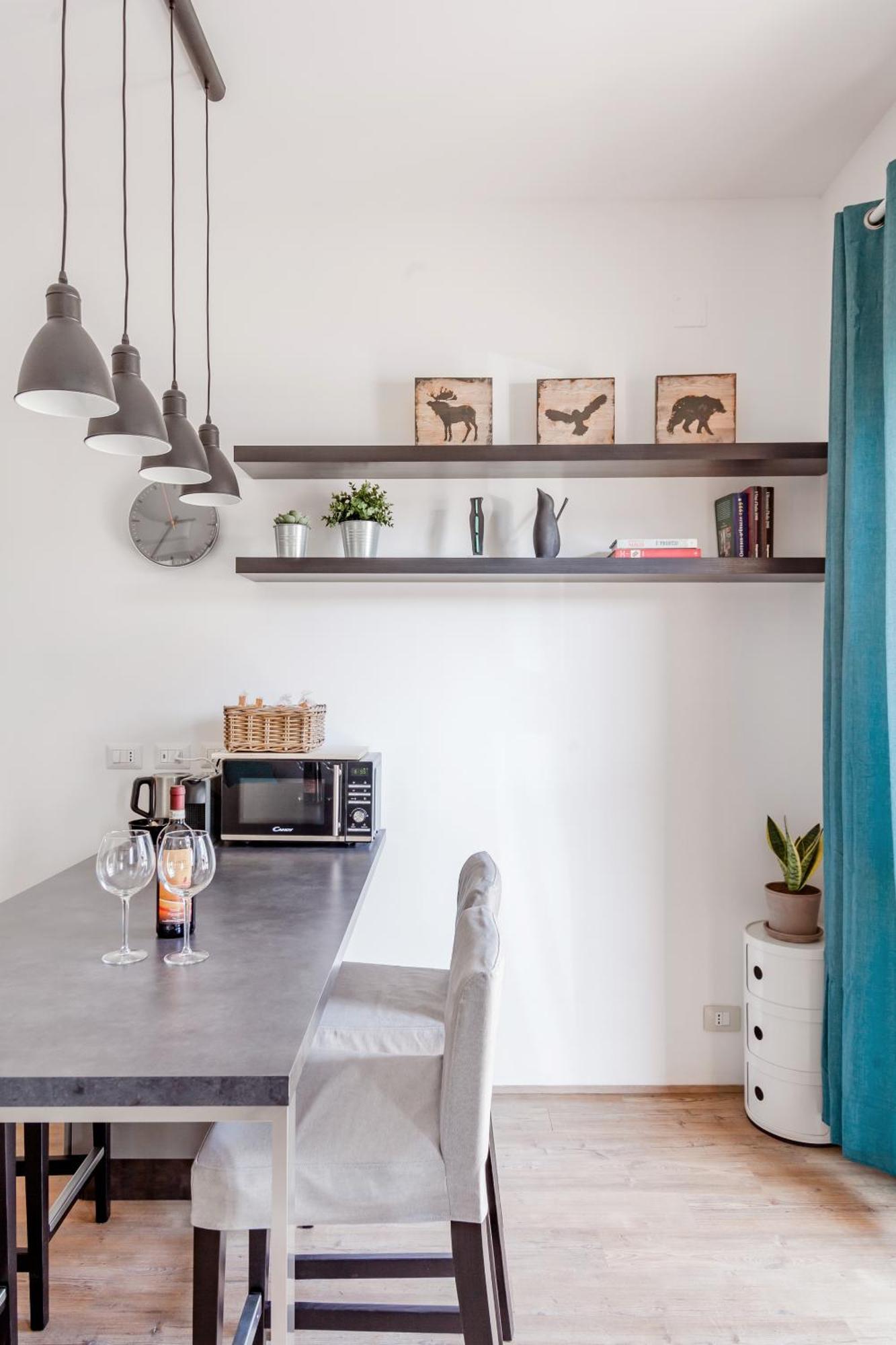 Open The Classic Wooden Shutters At A Cozy City Nest Florence Exterior photo